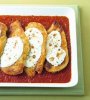 Как приготовить куриные котлеты с сыром и томатным соусом?