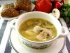 Как приготовить легкий куриный супчик с грибами?