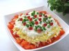 Как приготовить слоеный салат с красной рыбой? Как приготовить слоеный салат с красной рыбой?