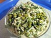 Как приготовить салат со свежими огурцами и яблоком?