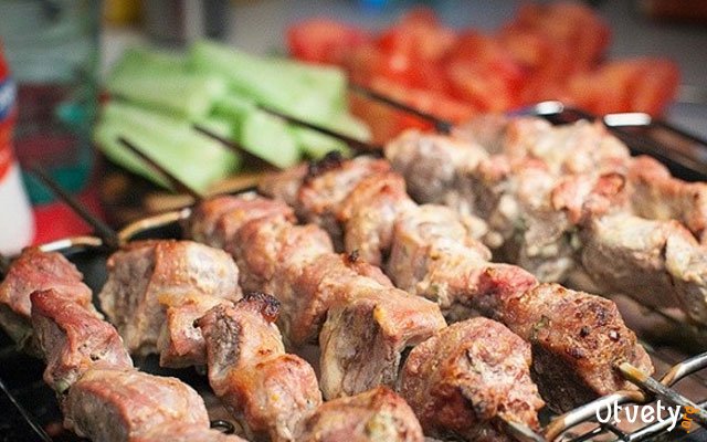 Как мариновать шашлык в кефире?